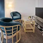 Os - Sentrumsnaert Og Fredelig Apartamento *