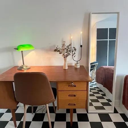 Os - Sentrumsnaert Og Fredelig * Halden