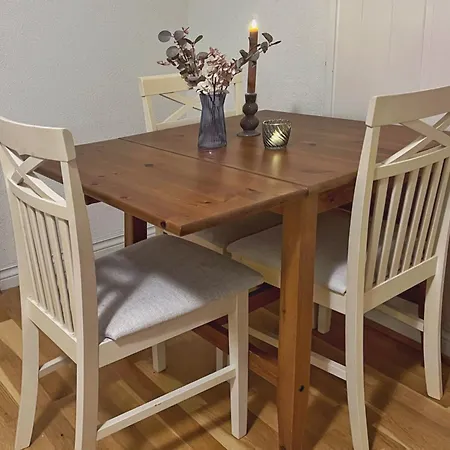 Os - Sentrumsnaert Og Fredelig * Halden