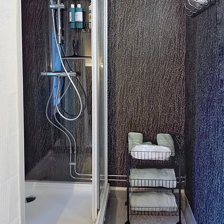 Os - Sentrumsnaert Og Fredelig * Halden