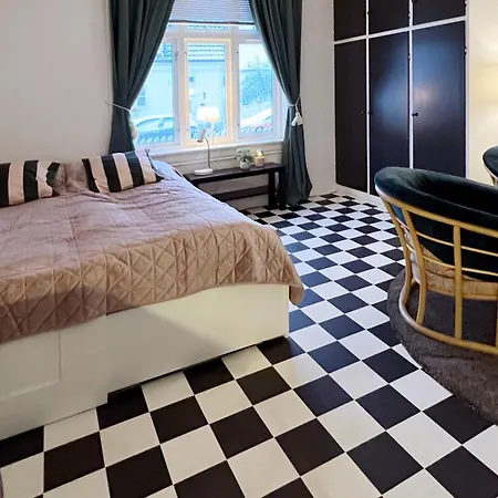 Os - Sentrumsnaert Og Fredelig