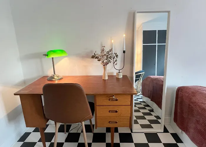Os - Sentrumsnaert Og Fredelig * Halden